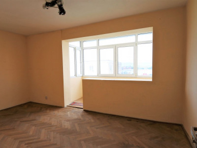zona Narcisa - 2 camere decomandate - fără imbunătățiri - curat