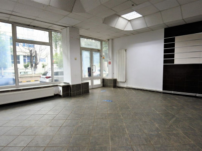 Vasile Alecsandri-spațiu comercial stradal-vitrină mare-acces dublu