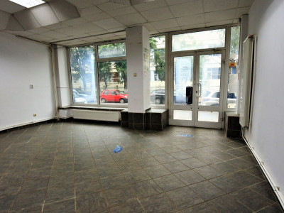 Vasile Alecsandri-spațiu comercial de inchiriat-vitrină mare
