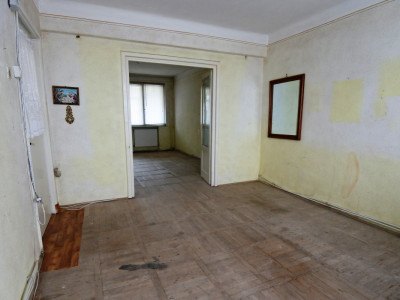 Apartament de vanzare Bacau - Ultracentral - Razboieni - 29.900 E