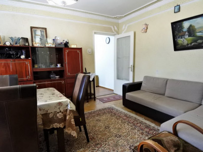 Piata Sud - etajul 1 - centrala proprie - fara imbunatatiri - liber