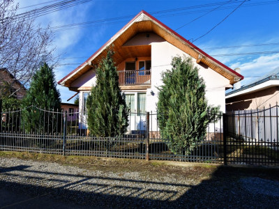 Letea Veche - casa P+M - teren 912 mp - constructie 2007