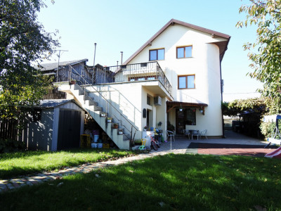 Vilă modernă tip duplex  în Bacău - zona Tache - strada Mărăști