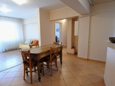 Republicii-Narcisa-apartament 4 camere decomandate-centrală proprie