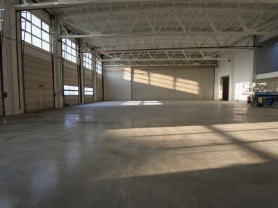 Hală 800 mp-acces TIR-birouri-grup sanitar-toate utilitatile-parcare