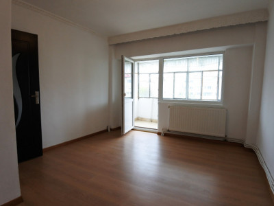 Bistrița Lac-zona Lidl - 2 camere decomandate - nemobilat - preț 230 E