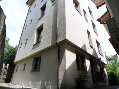 Ultracentral-zona 9 Mai-clădire D+P+2E+pretabilă clinică medicală sau locuințe