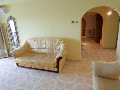 Ultracentral - apartament 3 camere decomandate - spațios