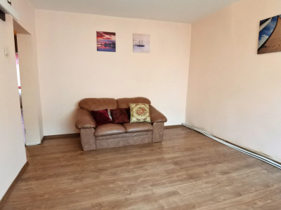 zona Republicii - etajul 2 - apartament 4 camere decomandate