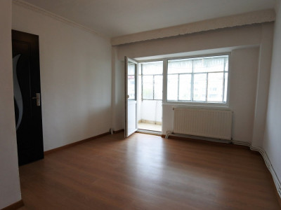 Bistrița Lac-zona Lidl - 2 camere decomandate - nemobilat - preț 230 E