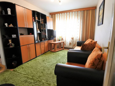 Milcov - zona Kaufland - 2 camere semidecomandate - numai 26.900 EUR