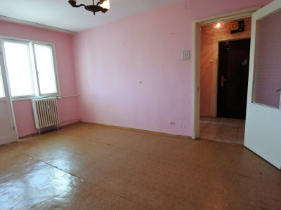 OKAZIE - 29.000 EUR - zona Narcisa - 2 camere semidecomandate - etaj intermediar